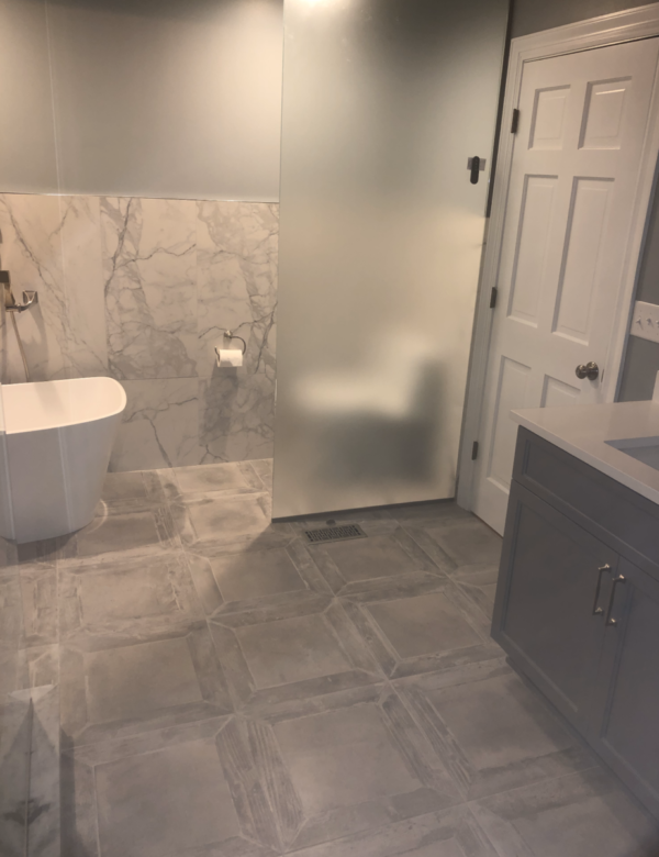 Transitional Bathroom Design with Gray Color Scheme